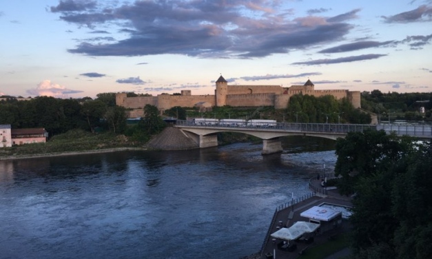 Rejseberetning fra Narva på grænsen mellem øst og vest